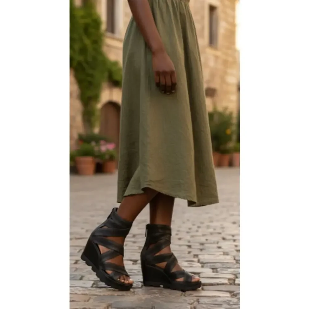 Sorel Joanie™ II Leather Wedge Heeled Sandal Size 9.5 Black EUC - Picture 1 of 6